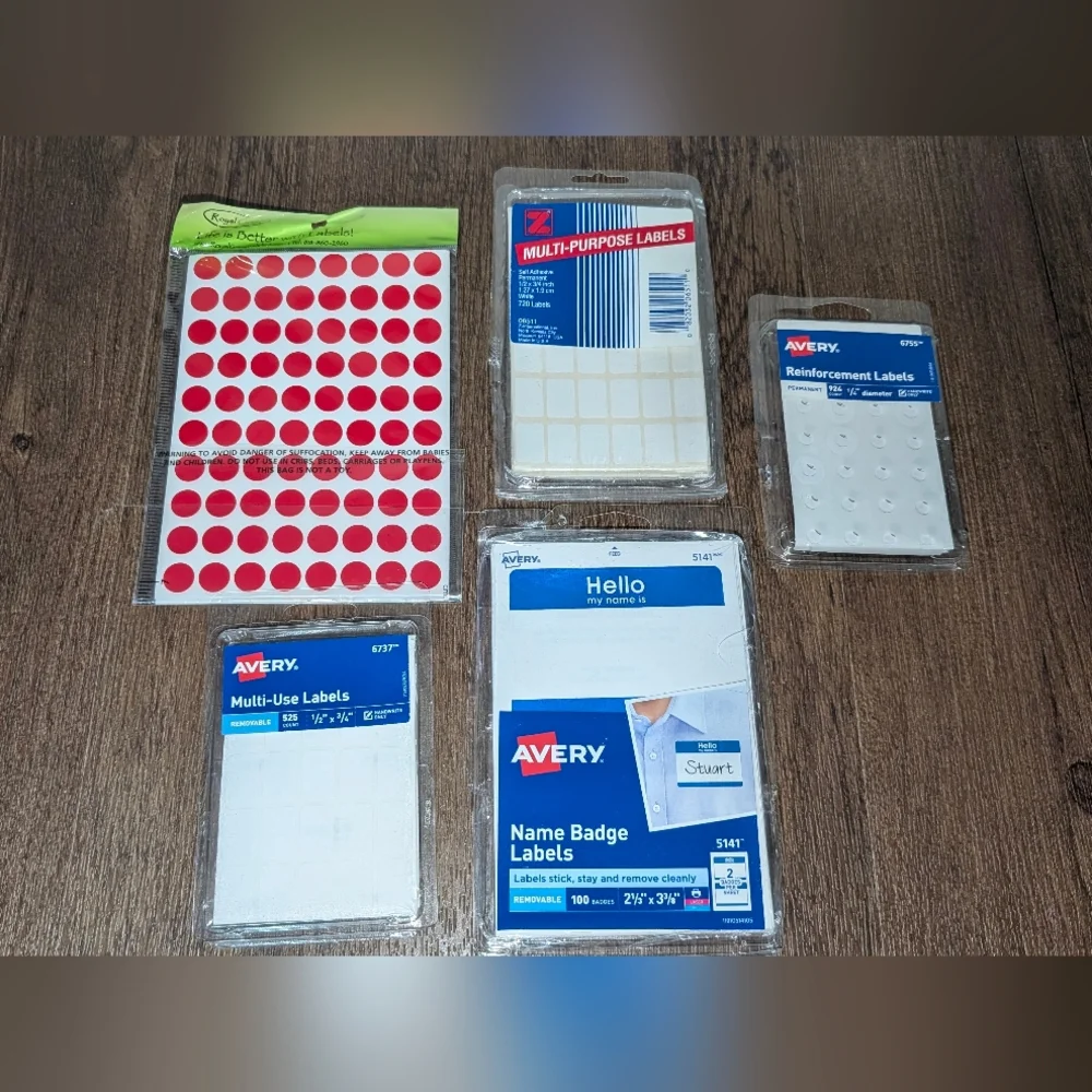 Avery Multi- Use Labels Name Badge Reinforcement Dots Assorted Lot
